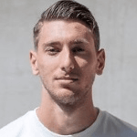 К. Макридис  